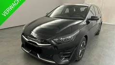 Zwart, metallic lak Gebruikt 2022 Kia Ceed Sportswagon Stationwagen | € 22.950 (Goede deal)