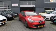 Rood Gebruikt 2013 Renault Clio IV Expression Hatchback | € 3.440 (Eerlijke prijs)