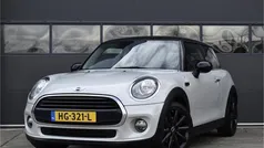 Wit Gebruikt 2015 Mini Cooper Business Hatchback | € 11.450 (Eerlijke prijs)