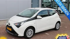 Wit Gebruikt 2019 Toyota Aygo X-play Hatchback | € 10.700 (Eerlijke prijs)