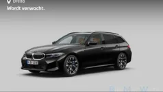 Zwart Gebruikt 2025 BMW 330e Stationwagen | € 51.880 (Goede deal)