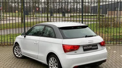 Wit Occasion 2014 Audi A1 Comfort Hatchback | € 8.495 (Eerlijke prijs)