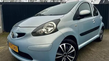 Occasion Toyota Aygo 68 PK (50 kW) 2006 Blauw Hatchback