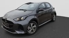 Grijs Nieuw 2025 Mazda 2 Center-Line Hatchback | € 28.540 (Eerlijke prijs)