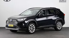 Zwart, metallic lak Gebruikt 2022 Toyota RAV4 Executive SUV | € 33.945 (Eerlijke prijs)