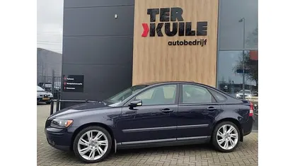 Blauw Gebruikt 2005 Volvo S40 Kinetic Sedan | € 2.775 (Eerlijke prijs)
