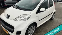 Wit Gebruikt 2011 Peugeot 107 Hatchback | € 5.295 (Eerlijke prijs)