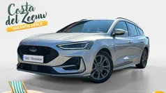 Grijs Gebruikt 2023 Ford Focus ST-Line Stationwagen | € 25.450 (Eerlijke prijs)