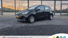 Zwart Gebruikt 2018 Hyundai i10 Comfort Hatchback | € 10.445 (Eerlijke prijs)