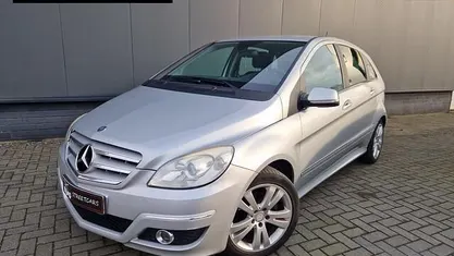 Grijs Gebruikt 2009 Mercedes B180 MPV | € 5.950 (Eerlijke prijs)