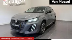 Grijs Gebruikt 2024 Peugeot 208 Allure Hatchback | € 19.940 (Eerlijke prijs)
