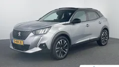 Grijs Gebruikt 2023 Peugeot e-2008 GT SUV | € 22.095 (Eerlijke prijs)