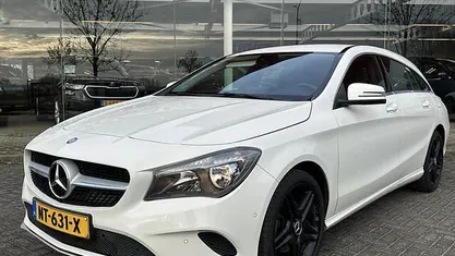 Wit Occasion 2017 Mercedes 180 AMG Sedan | € 12.945 (Super prijs)