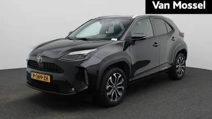 Zwart Occasion 2022 Toyota Yaris Cross SUV | € 23.445 (Eerlijke prijs)