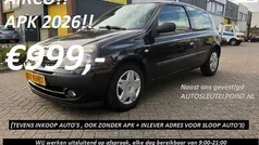 Zwart Gebruikt 2003 Renault Clio II Dynamique Hatchback | € 999 (Eerlijke prijs)