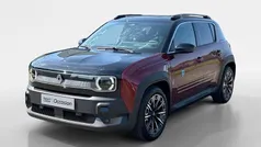 Rouge carmin / noir etoile (donker rood) Gebruikt 2025 Renault R4 Iconic SUV | € 33.745 (Eerlijke prijs)