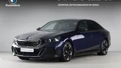 Blauw Gebruikt 2024 BMW i5 Performance Sedan | € 78.950 (Eerlijke prijs)