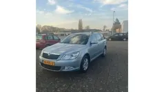 Blauw, metallic lak Gebruikt 2011 Skoda Octavia Ambition Stationwagen | € 4.495 (Goede deal)