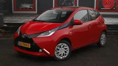 Gebruikt 2015 Toyota Aygo X-clusiv Hatchback | € 9.250 (Eerlijke prijs)