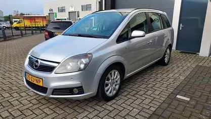 Gebruikt 2008 Opel Zafira MPV | € 2.250 (Eerlijke prijs)