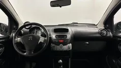 Zwart Gebruikt 2013 Peugeot 107 Sportium Hatchback | € 5.250 (Eerlijke prijs)