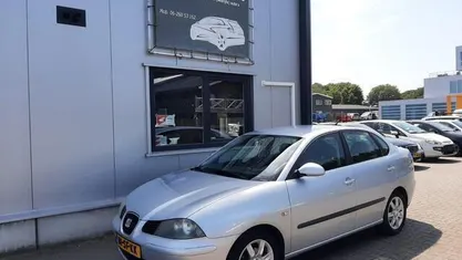 Grijs Gebruikt 2005 Seat Cordoba Stylance Sedan | € 1.449 (Eerlijke prijs)