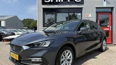 Grijs Gebruikt 2020 Seat Leon Style Hatchback | € 15.750 (Eerlijke prijs)