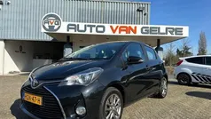 Zwart Gebruikt 2014 Toyota Yaris Hatchback | € 7.999 (Eerlijke prijs)