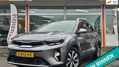 Gebruikt 2024 Kia Stonic SUV | € 23.950 (Eerlijke prijs)