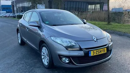 Grijs Occasion 2013 Renault Mégane III Expression Hatchback | € 5.450 (Eerlijke prijs)