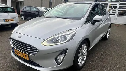 Occasion Ford Fiesta Titanium 99 PK (72 kW) 2017 Grijs Hatchback