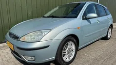 Groen Gebruikt 2003 Ford Focus Ghia Hatchback | € 1.899 (Eerlijke prijs)