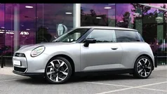 Zilver Nieuw 2025 Mini Cooper SE Favoured Hatchback | € 41.290 (Goede deal)