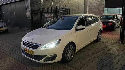 Gebruikt 2015 Peugeot 308 SW Premium Stationwagen | € 5.999 (Goede deal)