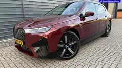 Rood Gebruikt 2022 BMW iX Executive SUV | € 46.650 (Super prijs)