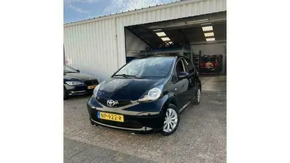 Occasion Toyota Aygo Sport 68 PK (50 kW) 2006 Zwart Hatchback