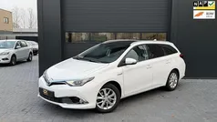 Wit Gebruikt 2015 Toyota Auris Touring Sports Stationwagen | € 8.995 (Eerlijke prijs)