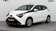Wit Gebruikt 2021 Toyota Aygo X-play Hatchback | € 11.950 (Eerlijke prijs)