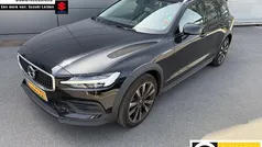 Zwart Gebruikt 2020 Volvo V60 CC Pro Stationwagen | € 36.845 (Super prijs)