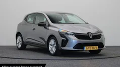 Gebruikt 2024 Renault Clio V Evolution Hatchback | € 18.445 (Eerlijke prijs)