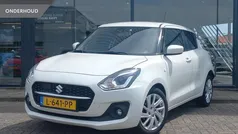 Wit, metallic lak Gebruikt 2021 Suzuki Swift Hatchback | € 14.900 (Goede deal)