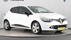Wit Gebruikt 2013 Renault Clio IV Expression Hatchback | € 6.690 (Eerlijke prijs)