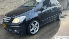 Zwart Gebruikt 2005 Mercedes B200 MPV | € 3.199 (Eerlijke prijs)