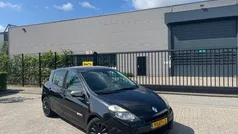 Zwart Gebruikt 2011 Renault Clio II Night&Day Hatchback | € 2.799 (Eerlijke prijs)