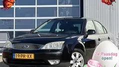 Zwart, metallic lak Gebruikt 2004 Ford Mondeo Futura Hatchback | € 2.200 (Eerlijke prijs)