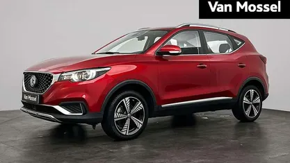 Rood Occasion 2021 MG ZS Luxury Sedan | € 15.495 (Eerlijke prijs)