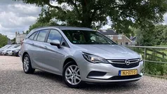 Grijs Gebruikt 2017 Opel Astra Edition Stationwagen | € 6.975 (Eerlijke prijs)