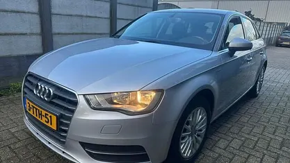 Grijs Gebruikt 2014 Audi A3 Sportback g-tron Attraction Hatchback | € 6.699 (Eerlijke prijs)