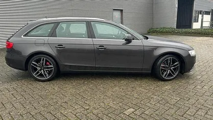 Grijs (metallic) Gebruikt 2014 Audi A4 Business Stationwagen | € 8.250 (Super prijs)