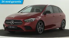 993 manufaktur patagoniërood metaalkleur metallic Gebruikt 2024 Mercedes B180 AMG line MPV | € 39.450 (Eerlijke prijs)